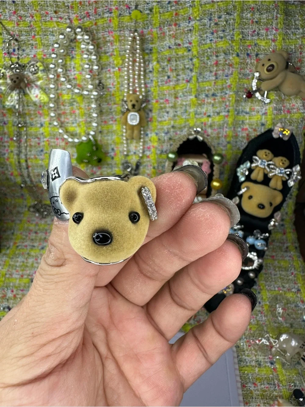 Yimin plush bear head erring one only